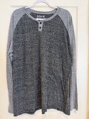 Hurley Men's Two-Tone Gray Raglan Henley Long-Sleeve Shirt